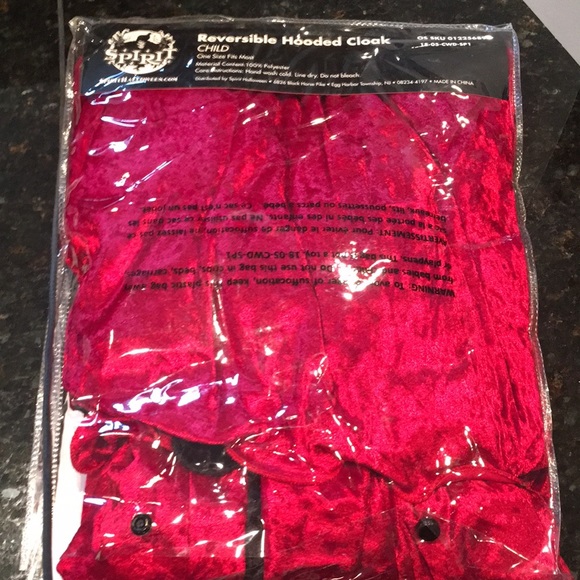 NWT reversible hooded cloak - Picture 4 of 4